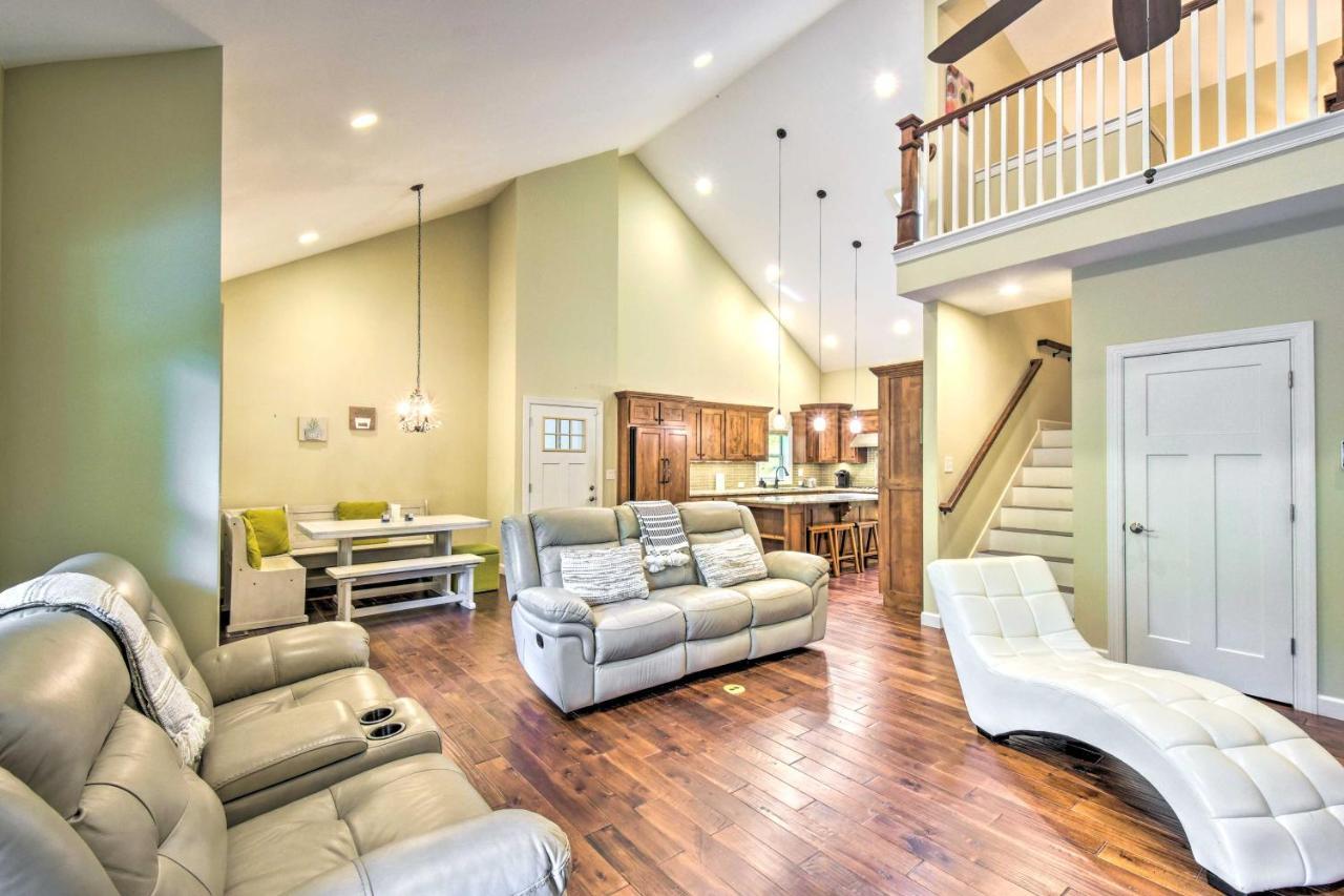 Cozy Riverside Dahlonega Home With Kayaks And Fire Pit Екстер'єр фото